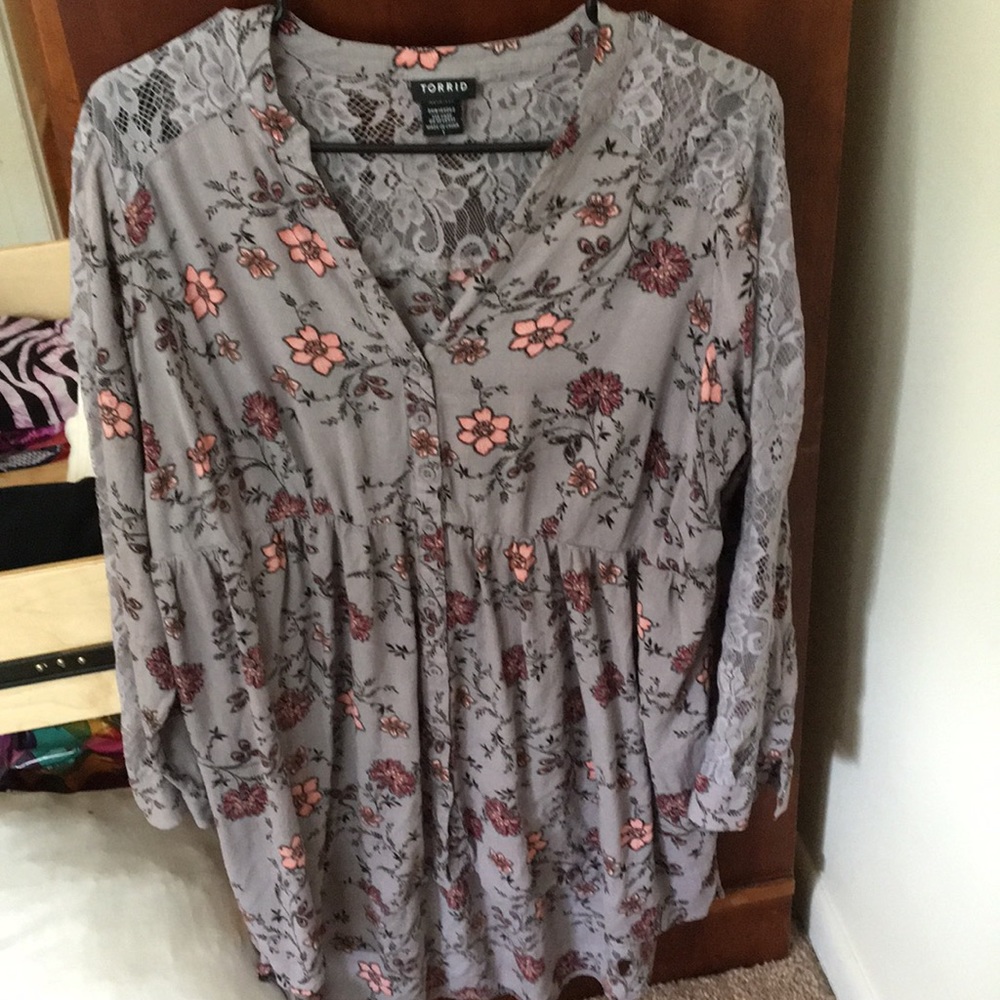 Torrid lace long sleeve shirt size